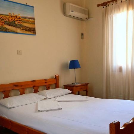 Seaview Self Catering Apartment - Helen No 1 Ксиропигадо Экстерьер фото