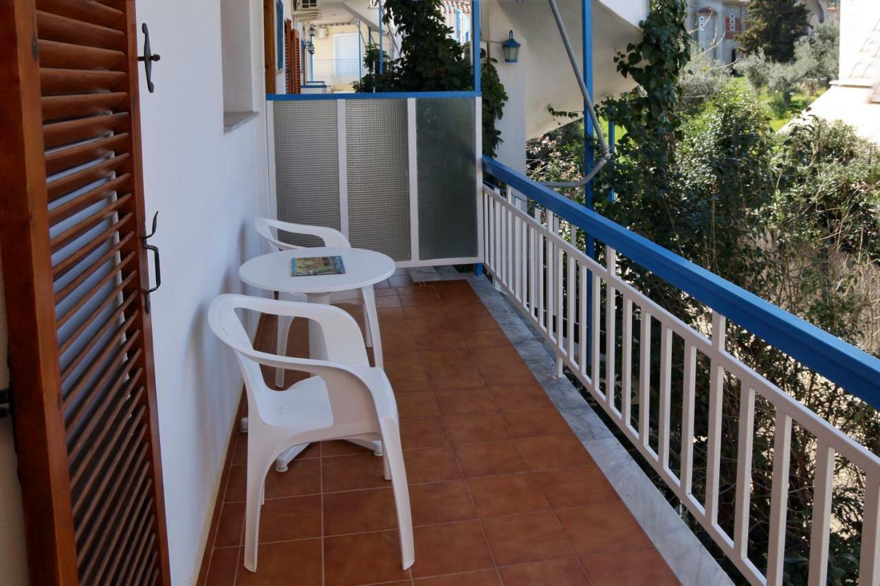 Seaview Self Catering Apartment - Helen No 1 Ксиропигадо Экстерьер фото