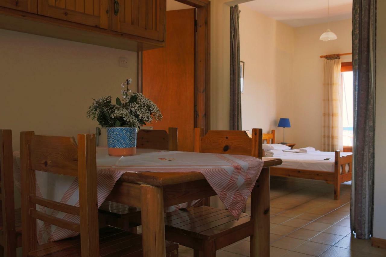 Seaview Self Catering Apartment - Helen No 1 Ксиропигадо Экстерьер фото